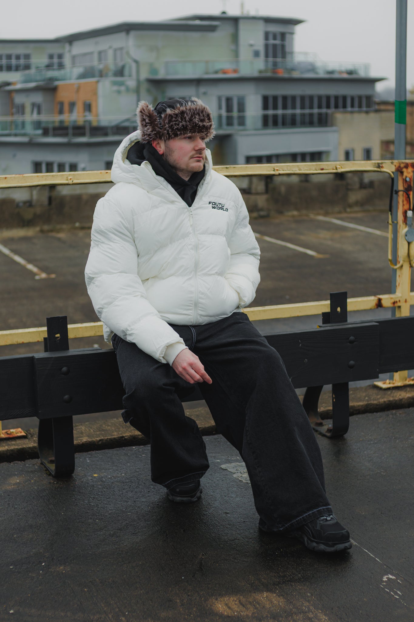 The Staple Puffer - White